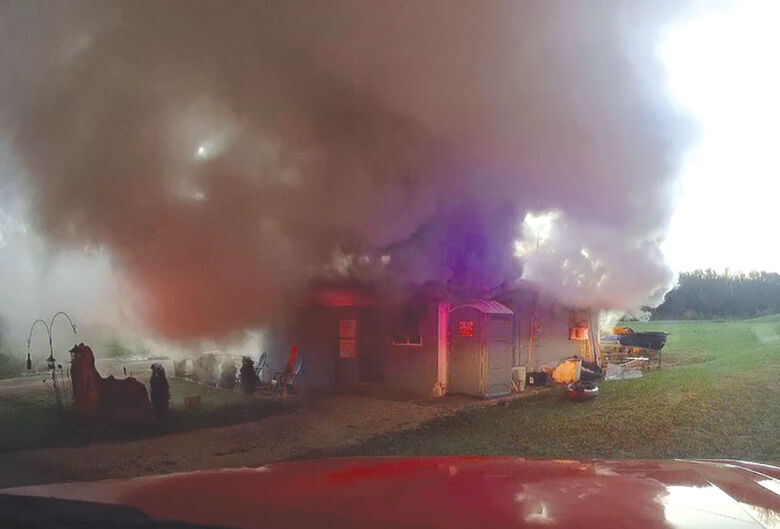 Fire damages business in Valles Mines area